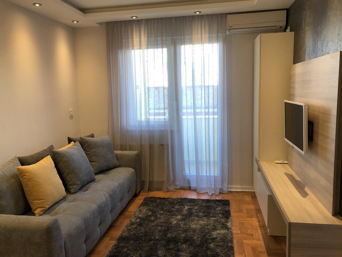 5 Stars Apartment With Free Garage Place โนวีซาด ภายนอก รูปภาพ