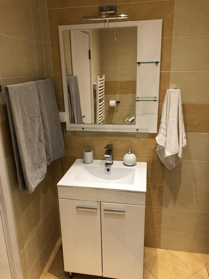 5 Stars Apartment With Free Garage Place โนวีซาด ภายนอก รูปภาพ