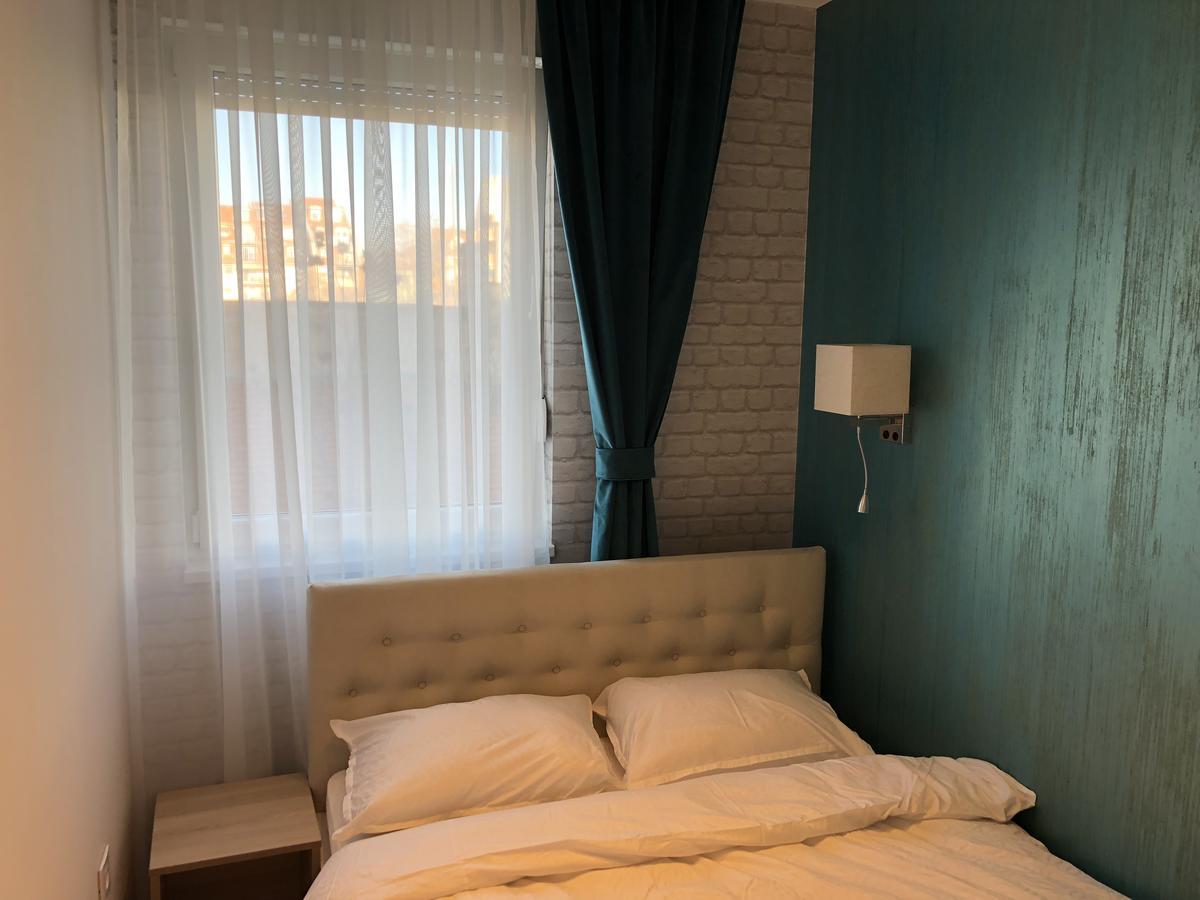 5 Stars Apartment With Free Garage Place โนวีซาด ภายนอก รูปภาพ